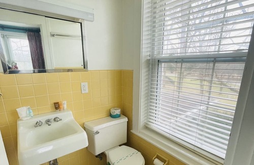 Clemmons Apartamento | Oak Tree Room queen - Non- Smoking- No Pet