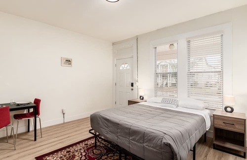 Weinland Park Apartamento | Chic Studio near OSU - Sleeps 2