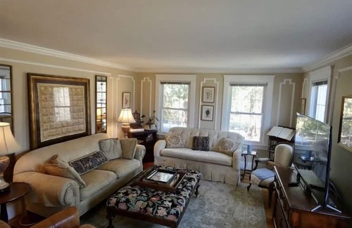 Top of the Hill Casa | Lovely 4 bdrm home- perfect location- walk to beach and town. Parking/EV Chrgpnt