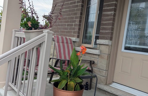 Bowmanville Casa | Cozy ensuite w/seperate entrance & balcony, 1 minute to grocery and Rotary Park