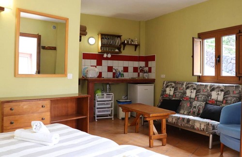 El Tanque Apartamento | Casa El Comisario Double Apartment