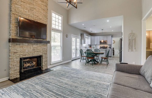 Lawrenceville Cabaña | Spacious Lawrenceville Retreat w/ Fireplace + Deck