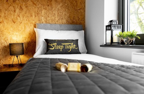 Headingley Apartamento | The Headingley House Leeds - Hot Tub - Sleeps Up To 12 - EV Charging