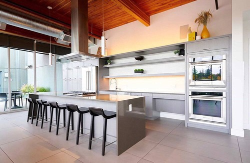 Wilburton Apartamento | Trendy Bellevue Studio w/ Rooftop & BBQ, nr Shops, by Blueground