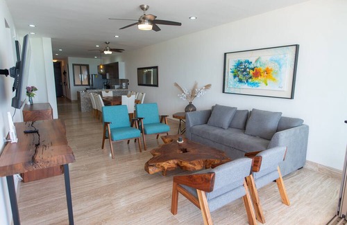 Península de Yucatán Condominio | Brand New Beachfront Deluxe 3 BR Condo