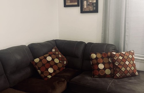 West Laurel Casa | Cozy home away from home.