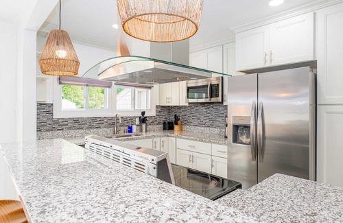 Portsmouth Casa | Rivercrest Retreat | River Front | 3 beds 2 baths