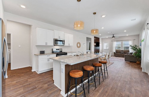 San Antonio Casa | NEW Private Queen BR w/ dedicated workstation