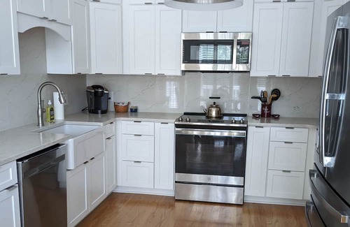 St. James Casa | Completely renovated charming cottage style home - pet friendly!