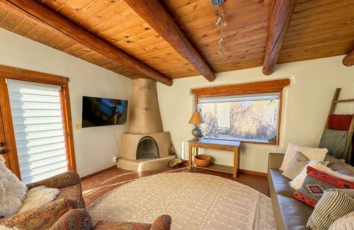 Taos Casa | Cozy South West Charm, Pet Friendly Home