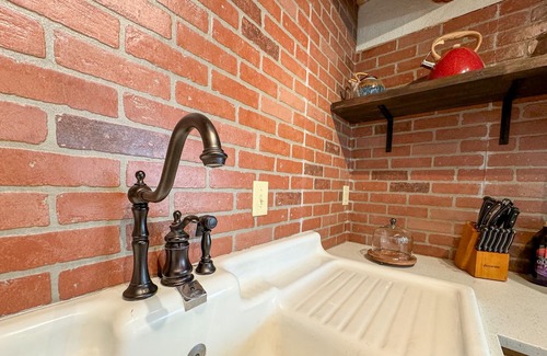 Taos Casa | Cozy South West Charm, Pet Friendly Home