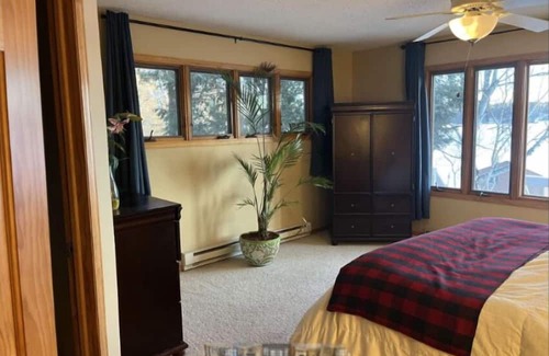 Tower Casa | Cozy Lake Home-Pet Friendly, Lots of space inside and out, Amazing Lake Views!