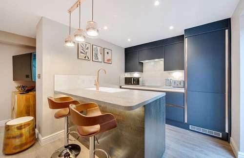 Hope Street Casa | Host & Stay | The Pilgrim Coach House II