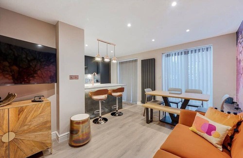 Hope Street Casa | Host & Stay | The Pilgrim Coach House II