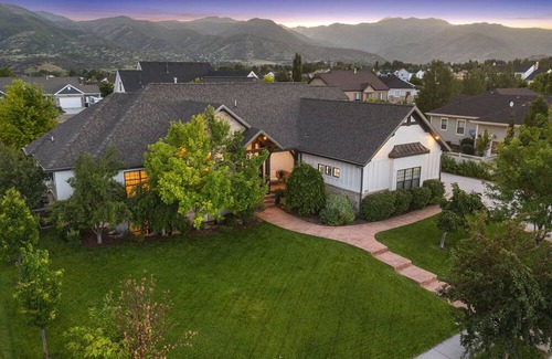 Midway Casa | Big home close to Park City, Sundance skiing, mountain biking, trails and lakes.