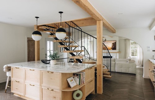Val Morin Chalet De Esquí | Luxury Chalet in luarentides with Beautiful Views | HotTub | Sauna | Steam Room