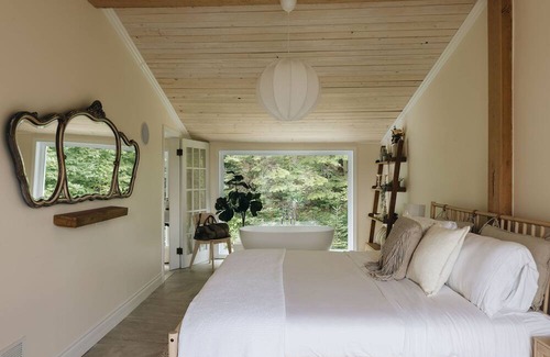 Val Morin Chalet De Esquí | Luxury Chalet in luarentides with Beautiful Views | HotTub | Sauna | Steam Room