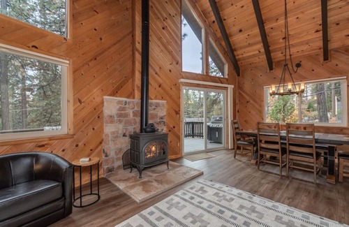 Glencoe Cabina | Country Club Chalet- Free Lake Access, EV Charger