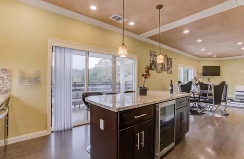 Fetters Hot Springs-Agua Caliente Casa | 4 BD/4 BA Modern Lux Sonoma Home w/ Game Room+BBQ