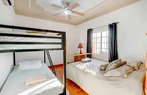 Primera Sección Villa | Casa Del Mar: A/C, Pool, WiFi, 4 Mins to Malecón