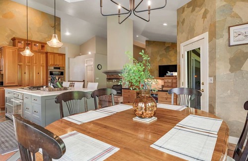 Eagle Casa | Spacious Eagle Home with Hot Tub