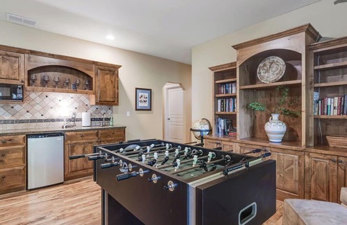 Eagle Casa | Spacious Eagle Home with Hot Tub