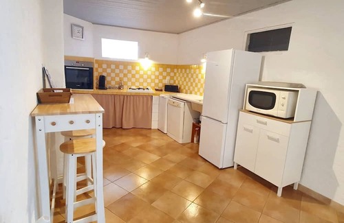Saint-Maurice-sur-Eygues Apartamento | Homerez - Apartement for 5 ppl. with garden at Saint-Maurice-sur-Eygues