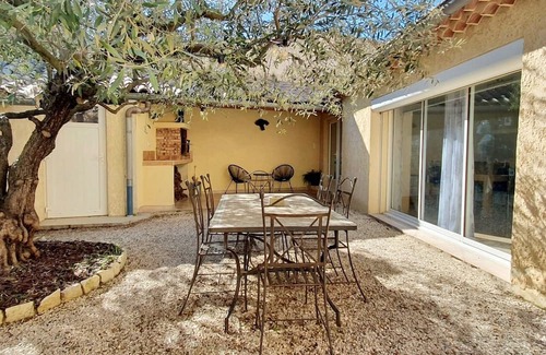 Saint-Maurice-sur-Eygues Apartamento | Homerez - Apartement for 5 ppl. with garden at Saint-Maurice-sur-Eygues