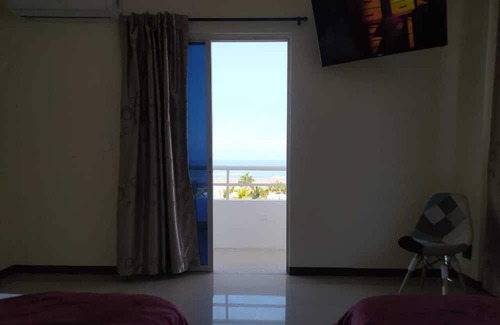 Esmeraldas Cama Y Desayuno | Convierte AL MAR Parte DE TI, Cuéntale TUS Sueños