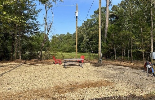 Starkville Alquiler De RV | Starkville Mississippi rustic campsite just out of town off hwy 182.