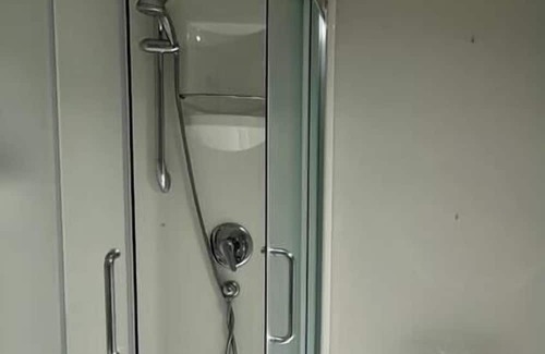 Desjardins Apartamento | La Bella - Private Bathroom and Kitchen