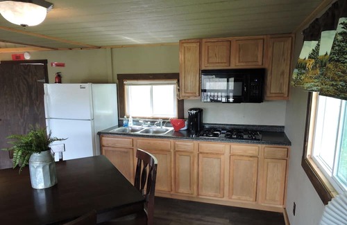 Malaga Cabina | Lazy Daze Cabin at Sparkman Lake