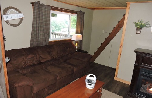 Malaga Cabina | Lazy Daze Cabin at Sparkman Lake