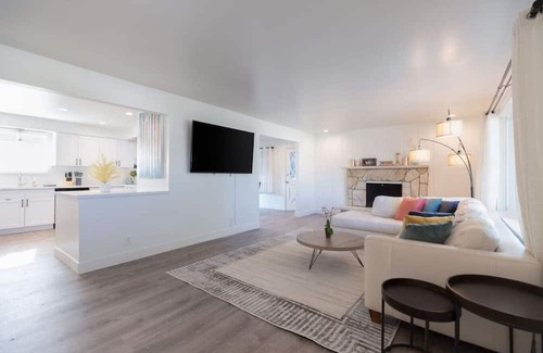 Cottonwood Heights Casa | Prvt Hot Tub, Close to Resorts!