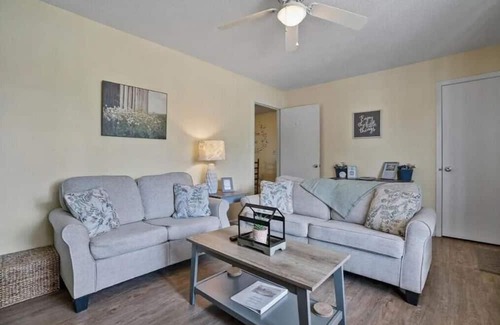 South View Casa | The Lexington Farmhouse -New Listing!