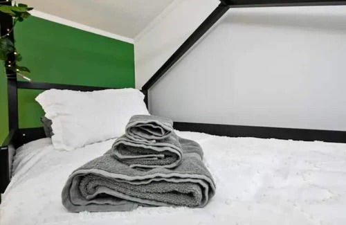 Fayetteville Casa | The Botanical BnB- New Listing!