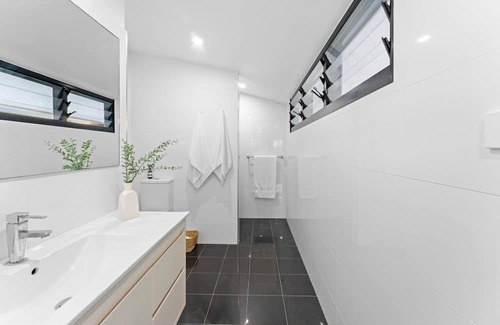 Merewether Casa | Sundown Serenity Coastal Comfort at Merewether