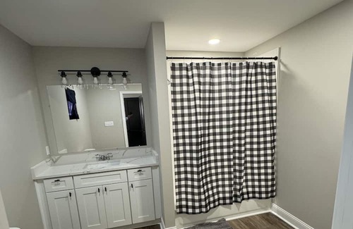 Westlake Casa | Modern 3 bed 2 bath