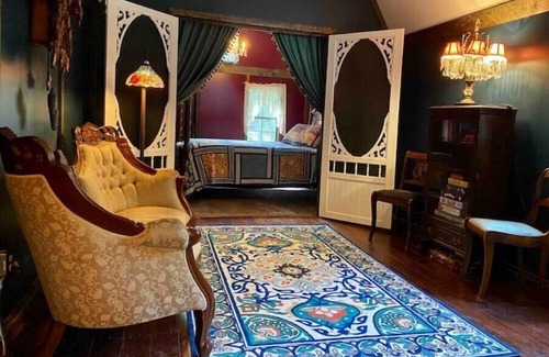 Live Oak Otro | Luxurious, Off Grid, glamping, secluded on 43acres