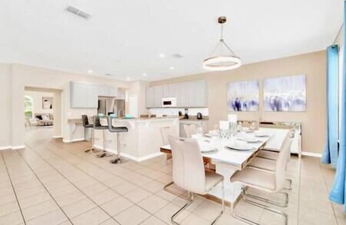 Bellavida Casa | Bella Vida Pool House with Games - Near Disney!