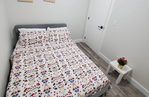 Northeast Edmonton Apartamento | Family friendly | Netflix | Spacious and cozy 2-bedroom Legal basement suite