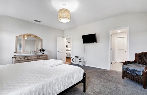 San Antonio Casa | This house is a 4 bedroom(s), 2 bathrooms, located in Bexar County, TX.