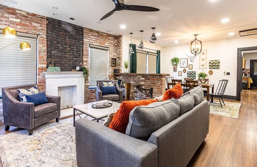 Downtown Tulsa Apartamento | Pleasantly Plush - Quality and Comfort Downtown