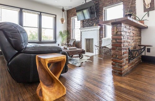 Maple Ridge Apartamento | Bison Flat - Redefined Urban Luxury