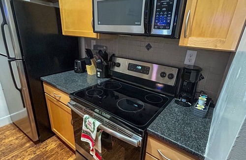 Downtown Richmond Apartamento | The Sweet Spot w/City view/2bd 2bth/Parking/near VCU