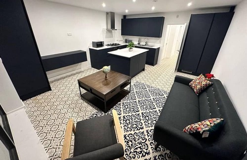 East Ham South Casa | Immaculate 4-Bed House near City Airport