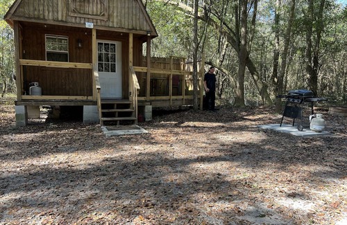Live Oak Cabina | Whimsical Off-Grid Cottage in the Woods
