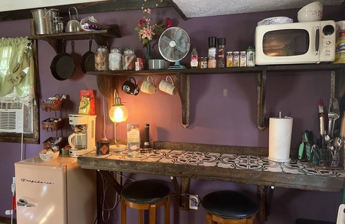 Live Oak Cabina | Whimsical Off-Grid Cottage in the Woods