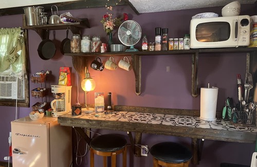 Live Oak Cabina | Whimsical Off-Grid Cottage in the Woods
