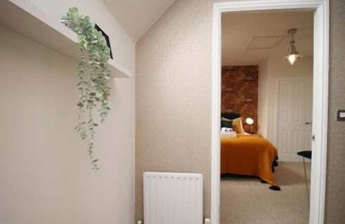Llantarnam Casa | John Fielding (5BR, Free parking)